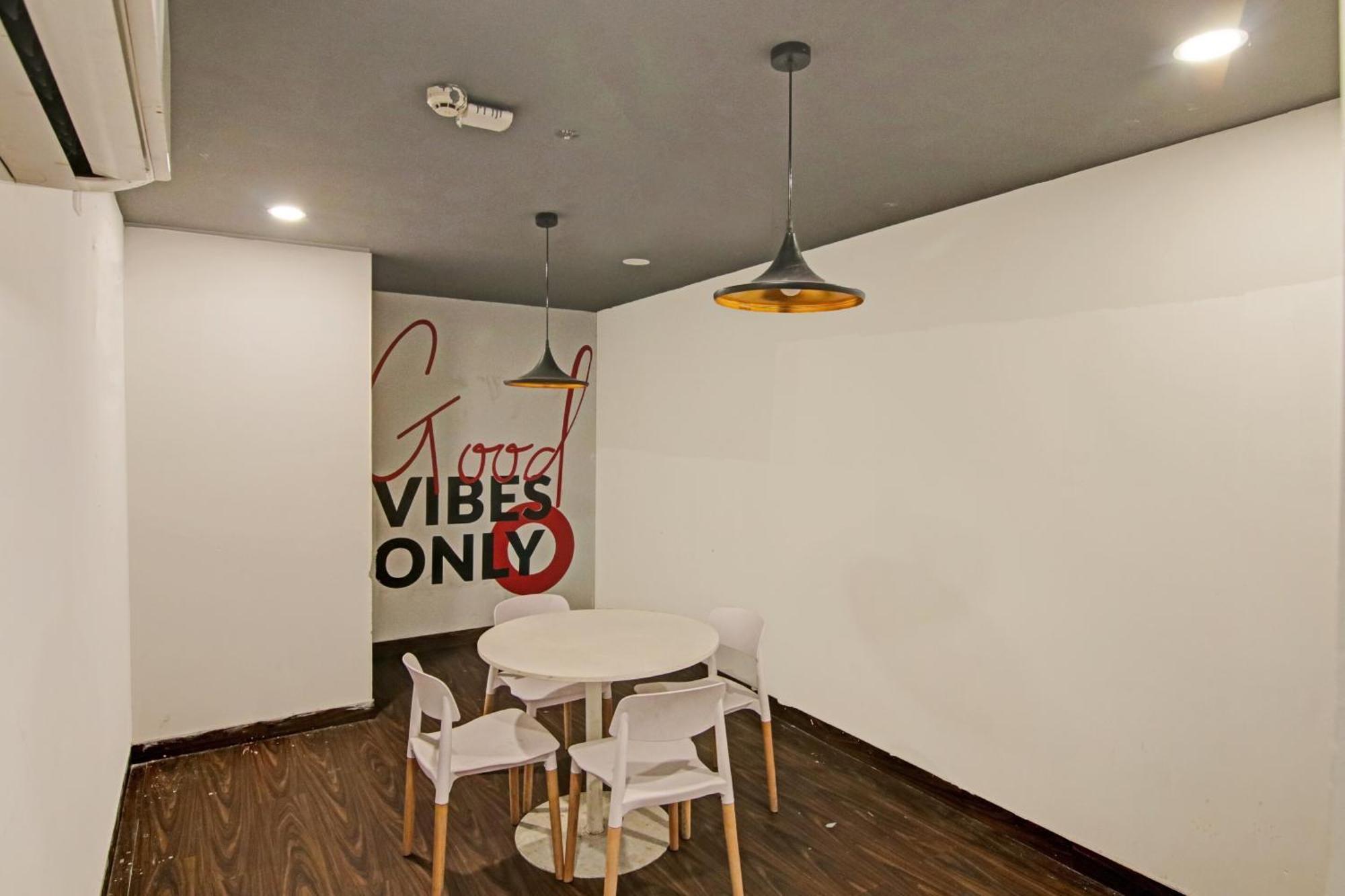Collection O Slf Mall Sector 30 Hotell Faridabad Exteriör bild
